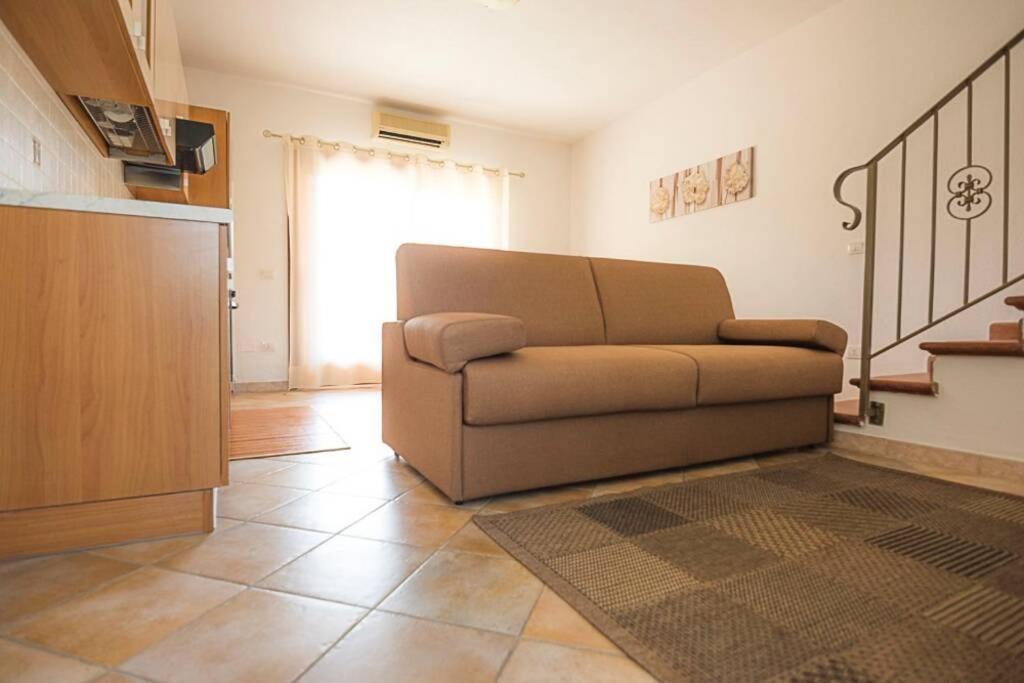 Villa Molly San Teodoro  Buitenkant foto